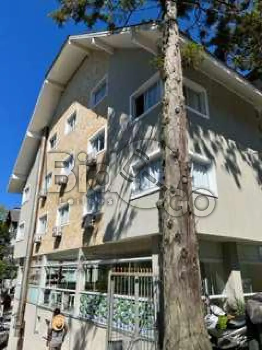 LOTE 001 - PARTE IDEAL (1.767,2510 m²) - "Um prédio residencial de alvenaria