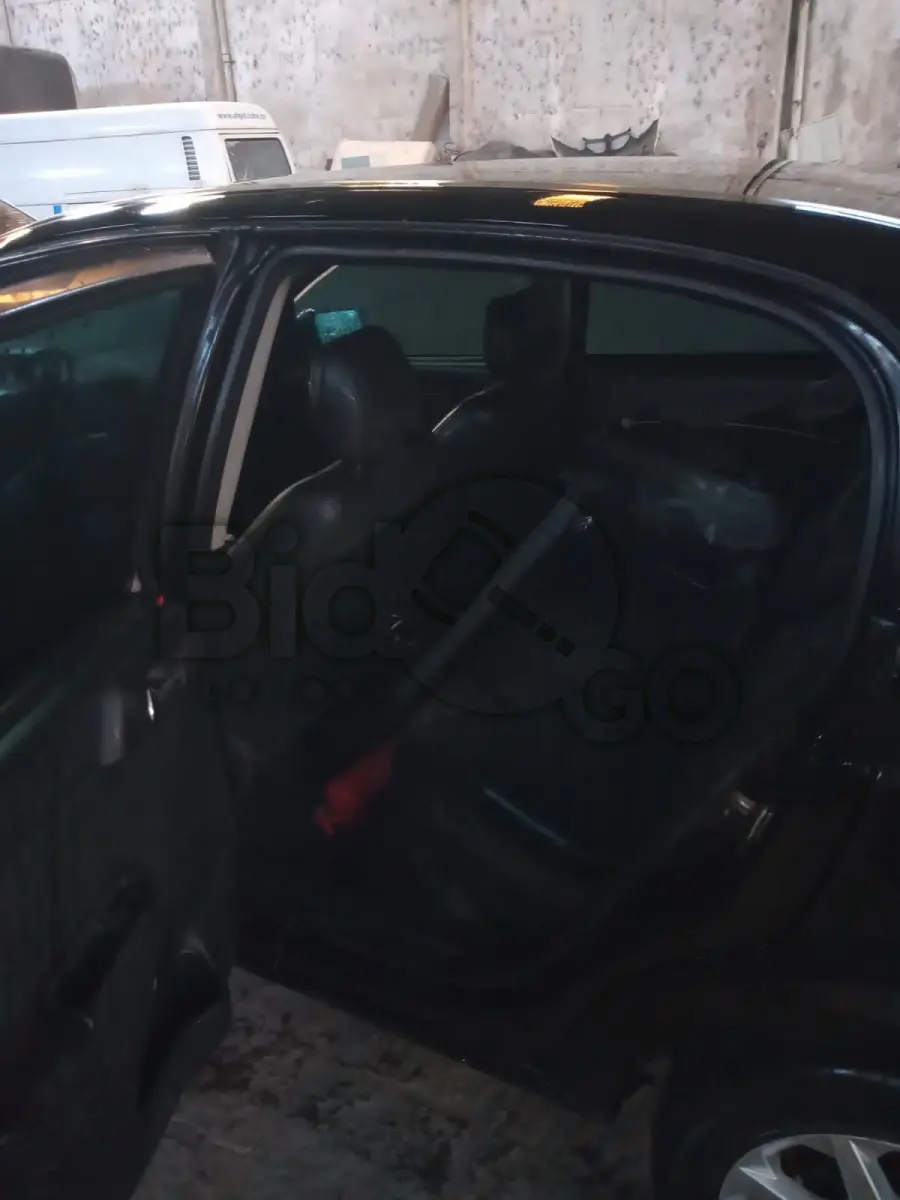 LOTE 015 - W/POLO SEDAN 1.6, Ano/modelo: 2007/2008, Placa: DZY6783, Chassi: 9BWJB09N28P018103, RENAVAM: 933415087, Tipo: Automóvel, Cor: Preta, Espécie: Passageiro, Motor: BPA220395