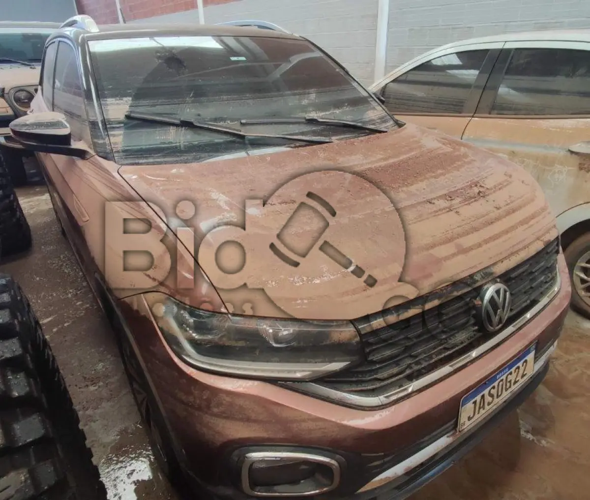 LOTE 001 - Espécie: PASSAGEIRO / Marca: VW / Modelo: T CROSS HL TSI AE / Placa: JAS0G22 / UF: RS / Município: Caxias do Sul / Ano fabricação: 2021 / Ano modelo: 2021 / Cor: MARROM / Chassi: 9BWBJ6BF4M4064833 / Motor: CWL099139 / RENAVAM: 01263081336 *AFETADO POR ENCHENTE