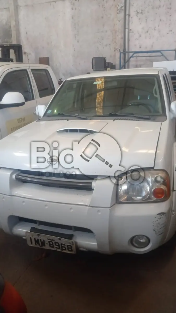 LOTE 006 - NISSAN/FRONTIER 4X4 SE, Ano/modelo: 2005/2006, Placa: IMW8968, Chassi: 94DCEUD226J675636, RENAVAM: 873988205, Tpo: Caminhonete, Cor: Branca, Espécie: Especial, Motor: M1A240847
