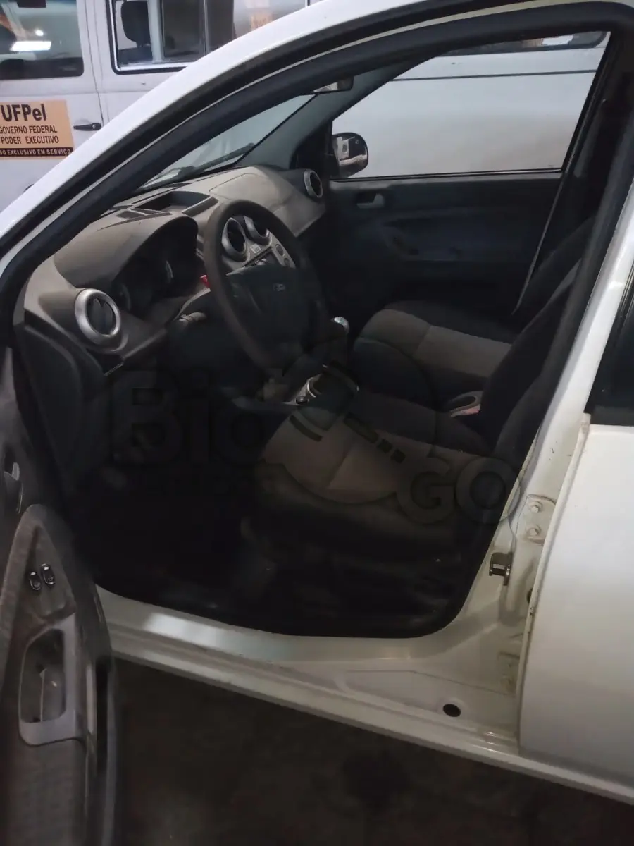 LOTE 020 - FORD/FIESTA SEDAN1.6FLEX, Ano/modelo: 2010/2011, Placa: IRI1436, Chassi: 9BFZF54P7B8118034, RENAVAM: 258375434, Tipo: Automóvel, Cor: Branca, Espécie: Passageiro, Motor: QF9AB8118034