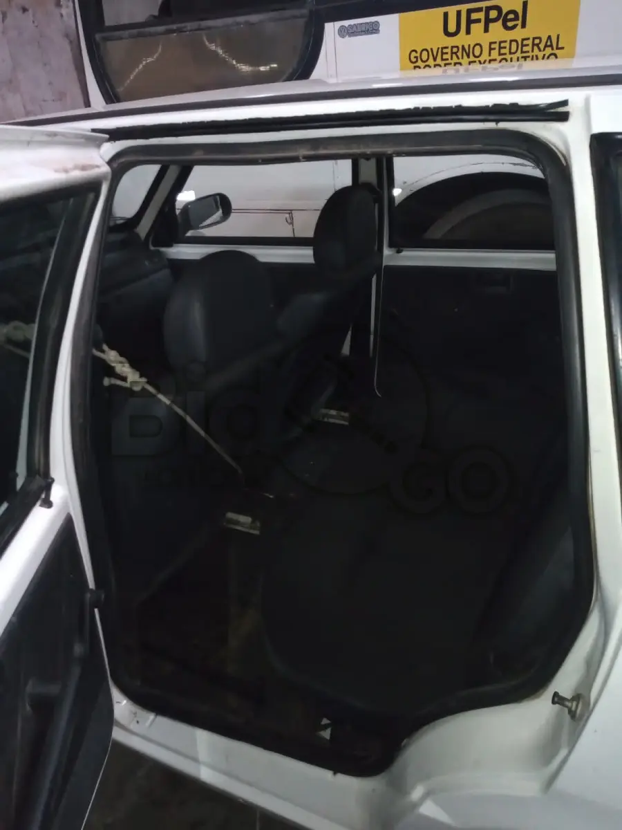 LOTE 008 - FIAT/UNO MILLE ECONOMY, Ano/modelo: 2010/2011, Placa: IRG5305, Chassi: 9BD15822AB6516088, RENAVAM: 255299494, Tipo: Automóvel, Cor: Branca, Espécie: Passageiro, Motor: 146E1011*9756658