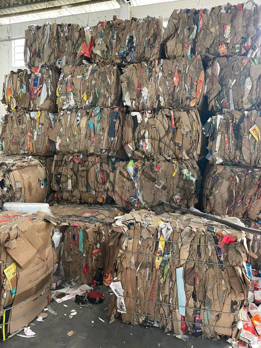 LOTE 003 - PAPELÃO PRENSADO (FARDOS) 20.000Kg