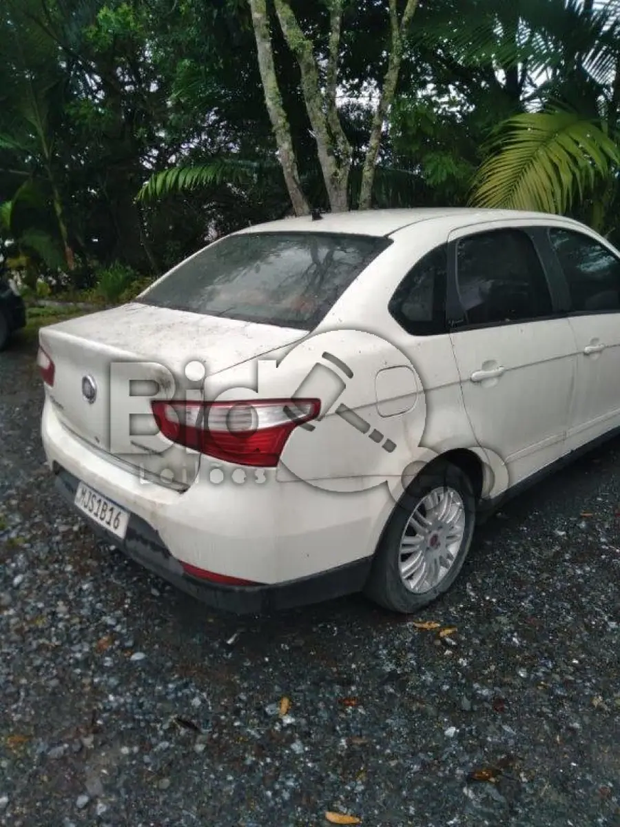LOTE 055 - Espécie: PASSAGEIRO / Marca: FIAT / Modelo: SIENA ATTRACTIV 1.4 / Placa: MJS1B16 / UF: SC /Município: Palhoça / Ano fabricação: 2012 / Anomodelo: 2012 / Cor: BRANCA / Chassi: 9BD197132D3023305 / Motor: 327A0111049548 RENAVAM: 00483200620