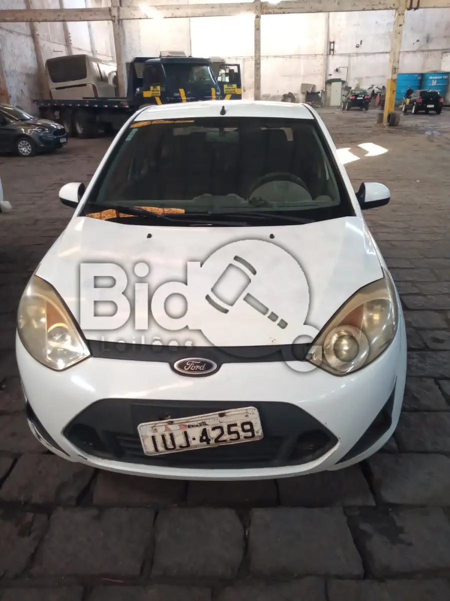 LOTE 016 - FORD/FIESTA SEDAN1.6FLEX, Ano/modelo: 2013/2013, Placa: IUJ4259, Chassi: 9BFZF54P1D8475311, RENAVAM: 538996994, Tipo: Automóvel, Cor: Branca, Espécie: Passageiro, Motor: QF9AD8575311