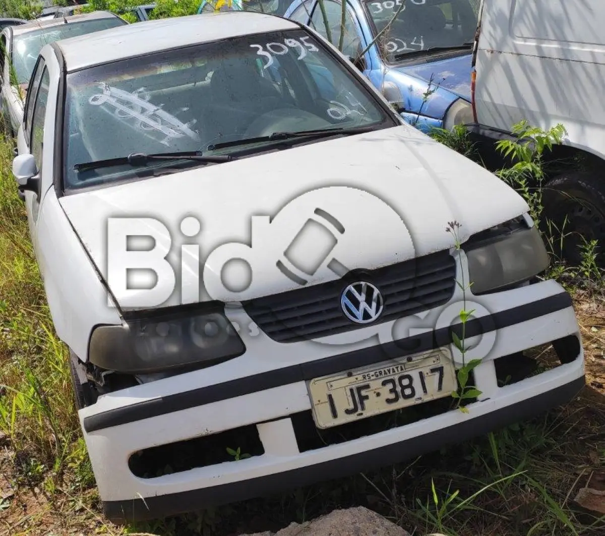 LOTE 005 - Espécie: PASSAGEIRO / Marca: VW / Modelo: GOL 16V / Placa: IJF3817 / UF: RS / Município: Gravataí / Ano fabricação: 1999 / Ano modelo: 2000/ Cor: BRANCA Chassi: 9BWZZZ373YT104613 / Motor: AFR258188 / RENAVAM: 00727377051