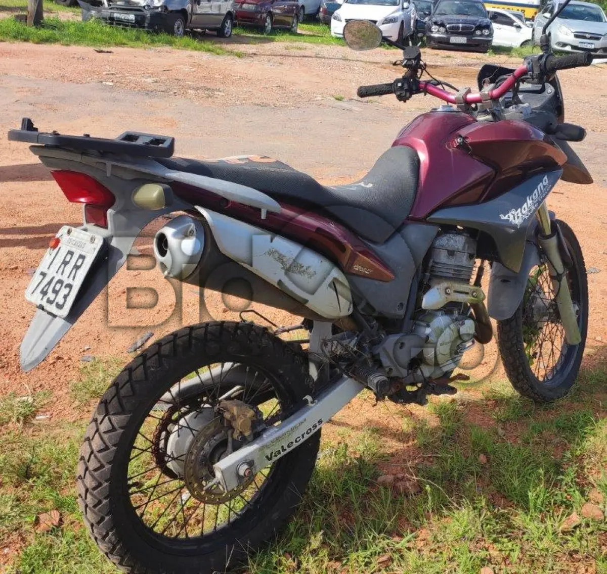 LOTE 011 - Espécie: PASSAGEIRO / Marca: HONDA / Modelo: XRE 300 / Placa: IRR7493 / UF: RS / Município: Canoas / Ano fabricação: 2011 / Ano modelo: 2011 / Cor: VERMELHA / Chassi: 9C2ND0910BR013300 / Motor: ND09E1B013300 / RENAVAM: 304572268