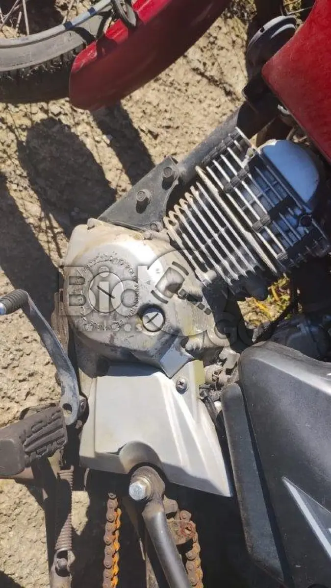 LOTE 010 - Espécie: PASSAGEIRO / Marca: YAMAHA / Modelo: FACTOR YBR125 K / Placa: IRM9671 / UF: RS / Município: Caxias do Sul / Ano fabricação: 2010 / Ano modelo: 2011 / Cor: VERMELHA / Chassi: 9C6KE1520B0001843 / Motor: E3G9E-001846 / RENAVAM: 00274184818