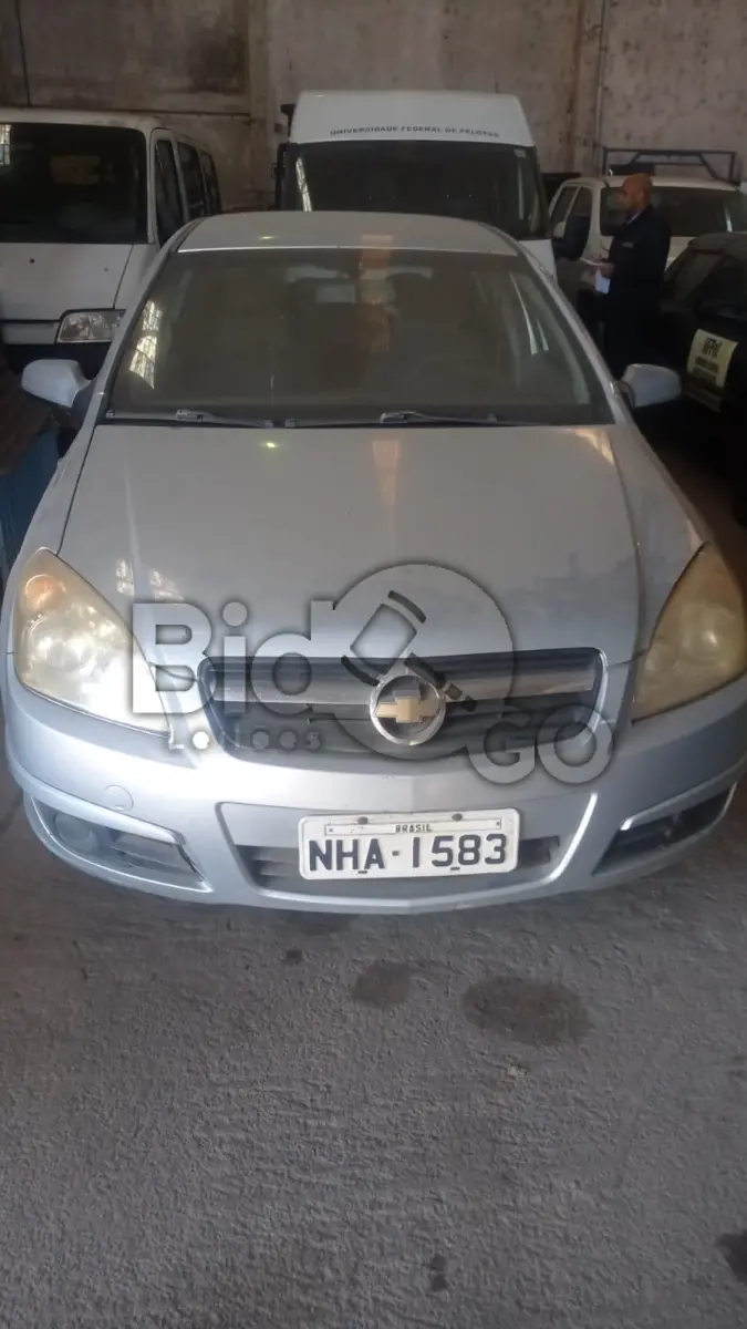 LOTE 007 - GM/VECTRA SEDAN ELEGANCE, Ano/modelo: 2006/2007, Placa: NHA1583, Chassi: 9BGAB69W07B141909, RENAVAM: 898110475, Tipo: Automóvel, Cor: Prata, Espécie: Passageiro, Motor: F60017398