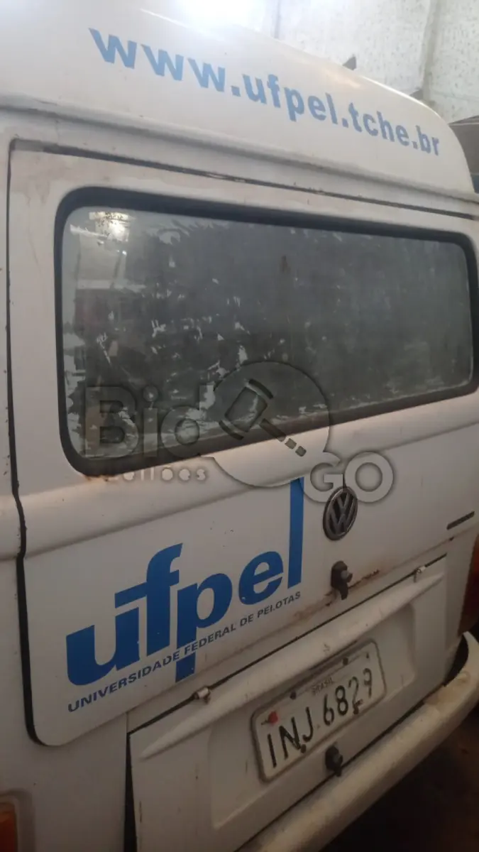 LOTE 014 - VW/KOMBI FURGAO, Ano/modelo: 2006/2007, Placa: INJ6829, Chassi: 9BWFF07X57P002877, RENAVAM: 898206600, Tipo: Caminhonete, Cor: Branca, Espécie: Carga, Motor: BTJ014848