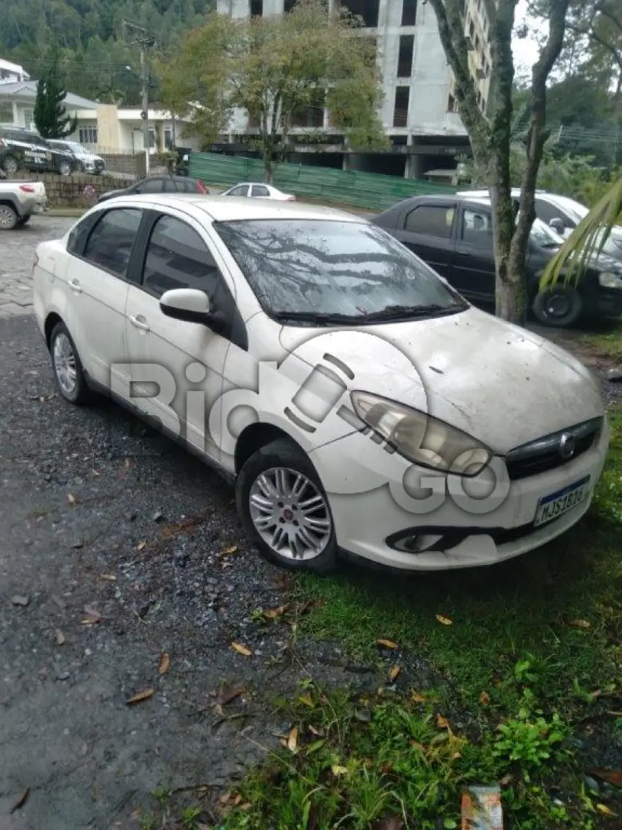 LOTE 055 - Espécie: PASSAGEIRO / Marca: FIAT / Modelo: SIENA ATTRACTIV 1.4 / Placa: MJS1B16 / UF: SC /Município: Palhoça / Ano fabricação: 2012 / Anomodelo: 2012 / Cor: BRANCA / Chassi: 9BD197132D3023305 / Motor: 327A0111049548 RENAVAM: 00483200620