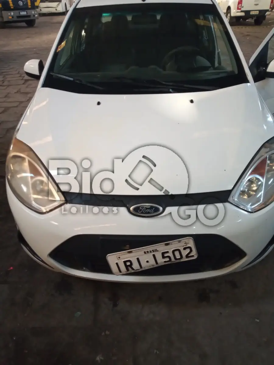 LOTE 017 - FORD/FIESTA SEDAN1.6FLEX, Ano/modelo: 2010/2011, Placa: IRI1502, Chassi: 9BFZF54P0B8119056, RENAVAM: 258399856, Tipo: Automóvel, Cor: Branca, Espécie: Passageiro, Motor: QF9AB8119056