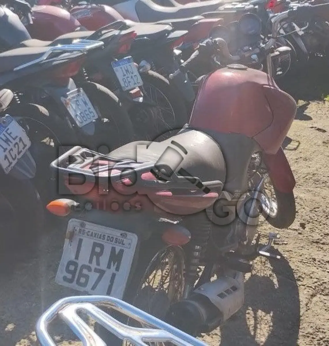 LOTE 010 - Espécie: PASSAGEIRO / Marca: YAMAHA / Modelo: FACTOR YBR125 K / Placa: IRM9671 / UF: RS / Município: Caxias do Sul / Ano fabricação: 2010 / Ano modelo: 2011 / Cor: VERMELHA / Chassi: 9C6KE1520B0001843 / Motor: E3G9E-001846 / RENAVAM: 00274184818