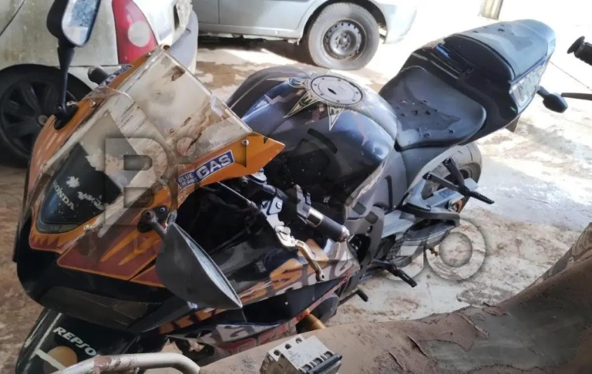 LOTE 005 - Espécie: PASSAGEIRO / Marca: I / Modelo: HONDA CBR 600RR / Placa: INY9846 / UF: RS / Município: Cachoeirinha / Ano fabricação: 2007 / Ano modelo: 2007 / Cor: PRETA / Chassi: JH2PC40947M000623 / Motor: PC40E-2033388 / RENAVAM: 927024179 *AFETADO POR ENCHENTE