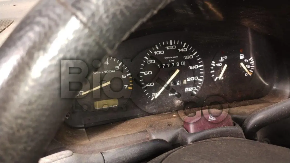 LOTE 002 - Espécie: PASSAGEIRO / Marca: VW / Modelo: GOL GLI 1.8 / Placa: BXM7819 / UF: RS / Município: Farroupilha / Ano fabricação: 1996 / Ano modelo: 1996 / Cor: VERMELHA / Chassi: 9BWZZZ377TT093473 / Motor: UDC069142 / RENAVAM: 00655255613