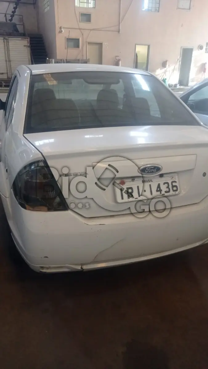 LOTE 020 - FORD/FIESTA SEDAN1.6FLEX, Ano/modelo: 2010/2011, Placa: IRI1436, Chassi: 9BFZF54P7B8118034, RENAVAM: 258375434, Tipo: Automóvel, Cor: Branca, Espécie: Passageiro, Motor: QF9AB8118034