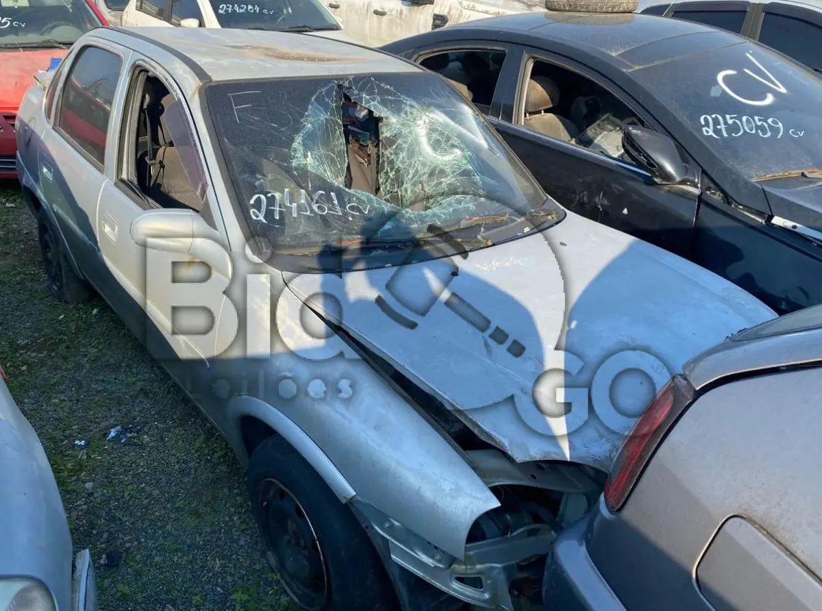 LOTE 003 - Espécie: PASSAGEIRO / Marca: GM / Modelo: CORSA CLASSIC / Placa: DBX8J51 / UF: SC / Município: Itajaí / Ano fabricação: 2003 / Ano modelo: 2003 / Cor: PRATA / Chassi: 9BGSB19X03B199278 / Motor: 8K0009331 / RENAVAM: 807903981