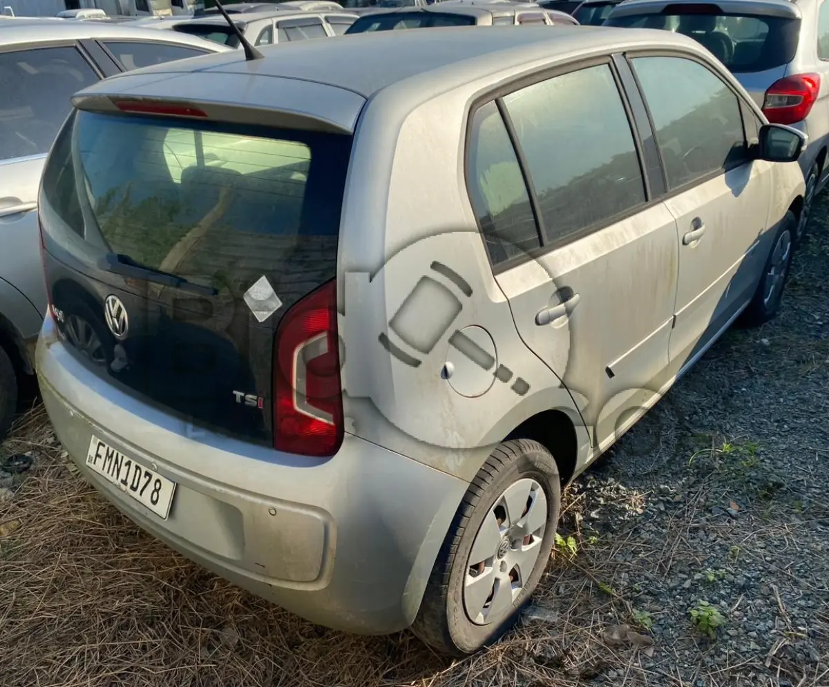 LOTE 004 - Espécie: PASSAGEIRO / Marca: VW / Modelo: UP MOVE MB / Placa: FMN1D78 / UF: PR / Município: Guarapuava / Ano fabricação: 2015 / Ano modelo: 2016 / Cor: PRATA / Chassi: 9BWAH4128GT529067 / Motor: CYT005325 / RENAVAM: 01065966617