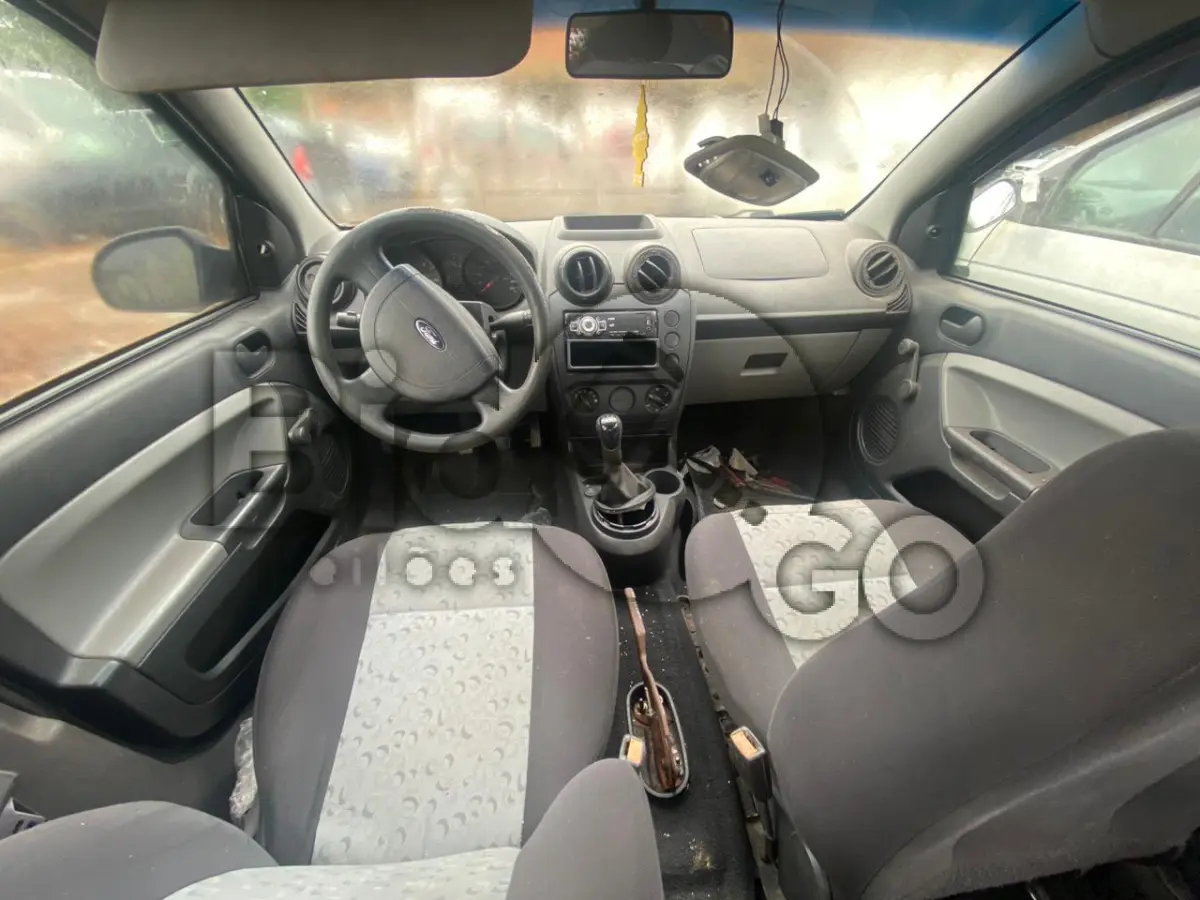 LOTE 002 - Espécie: PASSAGEIRO / Marca: FORD / Modelo: FIESTA FLEX / Placa: MEY5H08 / UF: SC / Município: Barra Velha / Ano fabricação: 2007 / Ano modelo: 2008 / Cor: PRETA / Chassi: 9BFZF10A588183175 / Motor: SMJA88183175 / RENAVAM: 00938538926