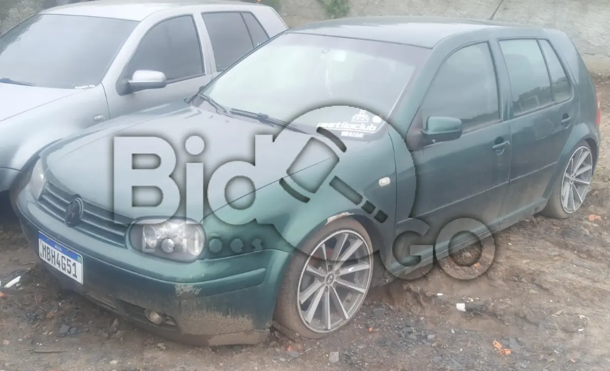 LOTE 028 - Espécie: PASSAGEIRO / Marca: VW / Modelo: GOLF / Placa: MBH4G51 / UF: SC / Município: Chapadão do Lageado / Ano fabricação: 2000 / Ano modelo: 2001 / Cor: VERDE / Chassi: 9BWCA01J614022036 / Motor: AKL724066 / RENAVAM: 00751218111
