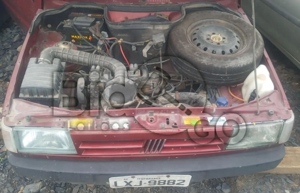 LOTE 027 - Espécie: PASSAGEIRO / Marca: FIAT / Modelo: UNO MILLE IE / Placa: LXJ9882 / UF: SC / Município: Ituporanga / Ano fabricação: 1995 / Ano modelo: 1996 / Cor: VERMELHA / Chassi: 9BD146067S5630362 / Motor:146A70114451445 RENAVAM: 00648119742