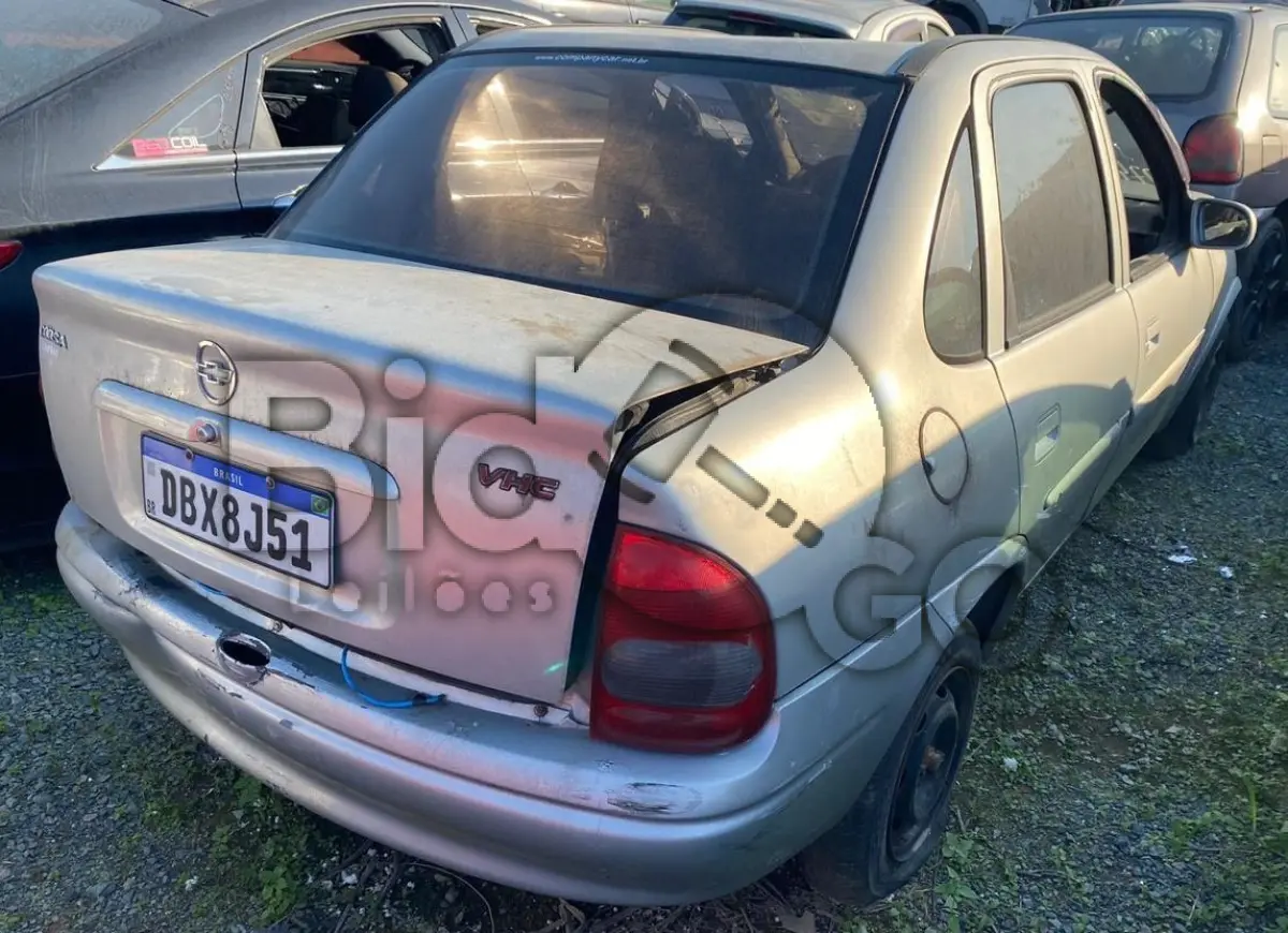 LOTE 003 - Espécie: PASSAGEIRO / Marca: GM / Modelo: CORSA CLASSIC / Placa: DBX8J51 / UF: SC / Município: Itajaí / Ano fabricação: 2003 / Ano modelo: 2003 / Cor: PRATA / Chassi: 9BGSB19X03B199278 / Motor: 8K0009331 / RENAVAM: 807903981