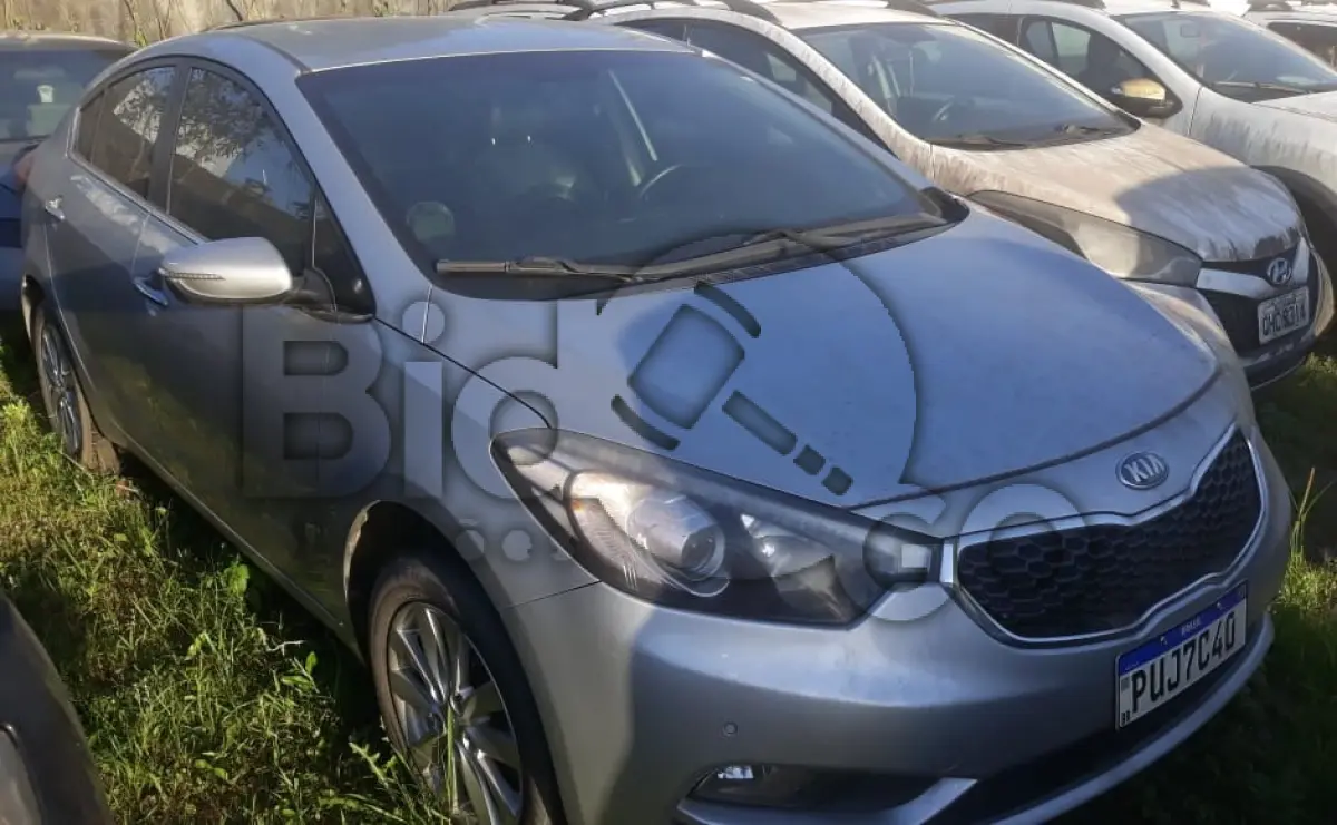 LOTE 026 - Espécie: PASSAGEIRO / Marca: I / Modelo: KIA CERATO FF SX3 ATNB / Placa: PUJ7C40 / UF: SC / Município: Joinville / Ano fabricação: 2014 / Ano modelo: 2015 / Cor: PRATA / Chassi: KNAFZ414BF5255241 / Motor: F4FAEH207024 / RENAVAM: 1095026280