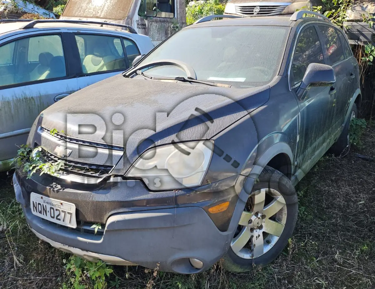 LOTE 012 - Espécie: MISTO / Marca: I / Modelo: GM CAPTIVA SPORT FWD / Placa: NQN0277 / UF: SC / Município: Navegantes / Ano fabricação: 2009 / Ano modelo: 2009 / Cor: PRETA / Chassi: 3GNCL13VX9S615184 / Motor: N9S615184 / RENAVAM: 158054199