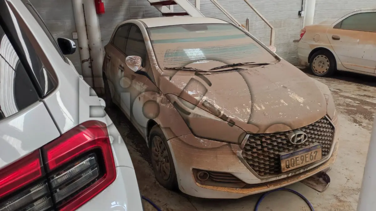 LOTE 004 - Espécie: PASSAGEIRO / Marca: HYUNDAI / Modelo: HB20 1.0M UNIQUE / Placa: QQE9E67 / UF: SC / Município: Camboriú / Ano fabricação: 2019 / Ano modelo: 2019 / Cor: BRANCA / Chassi: 9BHBG51CAKP011729 Motor: F3LAJU102980 RENAVAM: 01182777519 *AFETADO POR ENCHENTE
