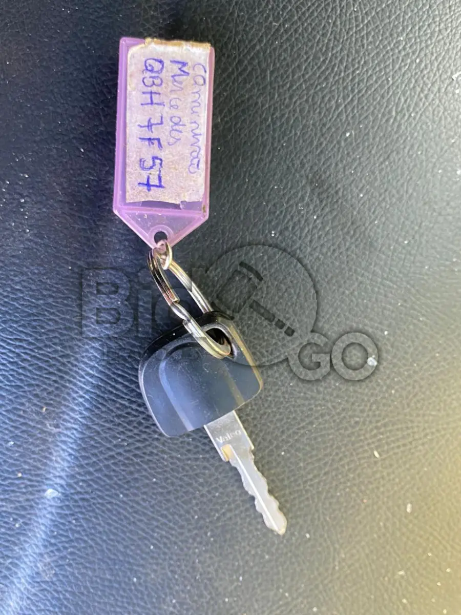 LOTE 009 - Espécie: TRACAO / Marca: M.BENZ / Modelo: ACTROS 2646LS6X4 / Placa: QBH7F57 / UF: PR / Município: Dois Vizinhos / Ano fabricação: 2014 / Ano modelo: 2014 / Cor: BRANCA / Chassi: 9BM934241ES022543 / Motor: 5410000U9064958 / RENAVAM: 1002246293
