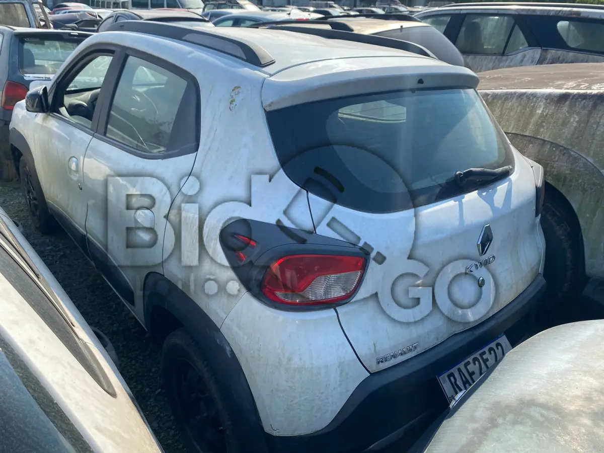 LOTE 013 - Espécie: PASSAGEIRO / Marca: RENAULT / Modelo: KWID OUTSID 10MT / Placa: RAF2E22 / UF: SC / Município: Guabiruba / Ano fabricação: 2019 / Ano modelo: 2020 / Cor: BRANCA Chassi: 93YRBB009LJ288645 / Motor: B4DA402Q179011 / RENAVAM: 01223799015