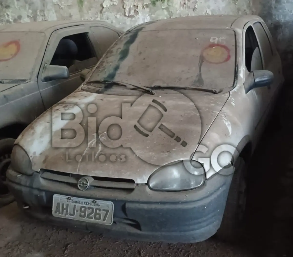LOTE 001 - Espécie: PASSAGEIRO / Marca: GM / Modelo: CORSA WIND / Placa: AHJ9267 / UF: SC / Município: Florianópolis / Ano fabricação: 1997 / Ano modelo: 1998 / Cor: BRANCA Chassi:9BGSC68ZWVC648681 Motor: BS0062417 / RENAVAM: 00685804909