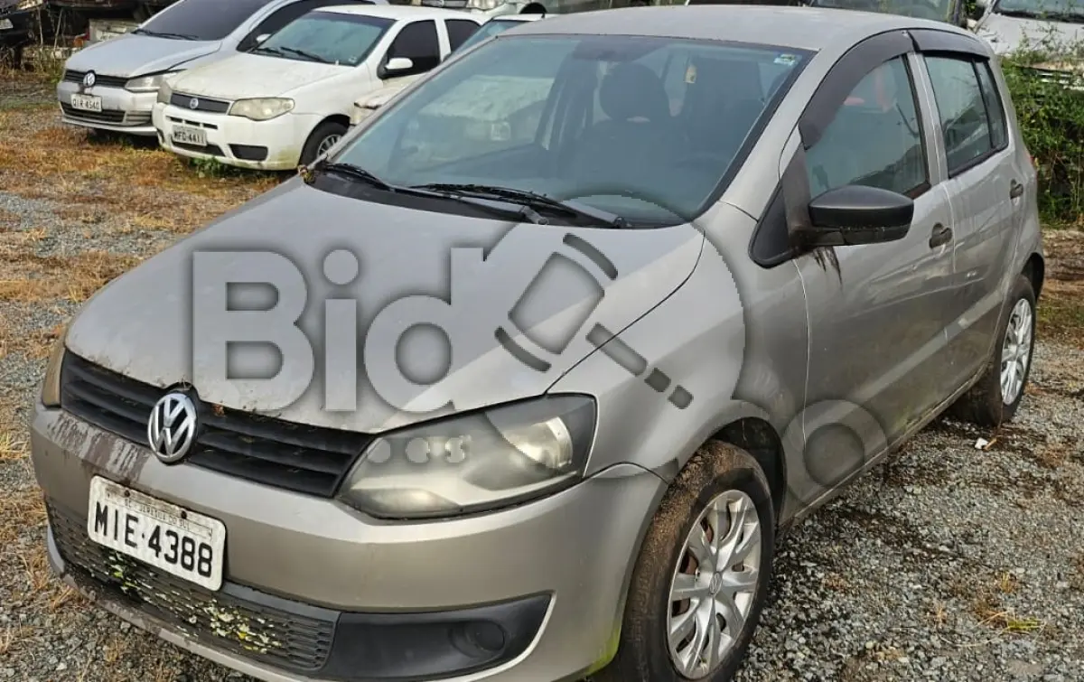 LOTE 006 - Espécie: AUTOMOVEL / Marca: VW / Modelo: FOX 1.0 GII / Placa: MIE4388 / UF: SC / Município: Jaraguá do Sul / Ano fabricação: 2011 / Ano modelo: 2012 / Cor: PRATA / Chassi: 9BWAA05Z7C4016157 / Motor: CCNA07743 / RENAVAM: 358320070