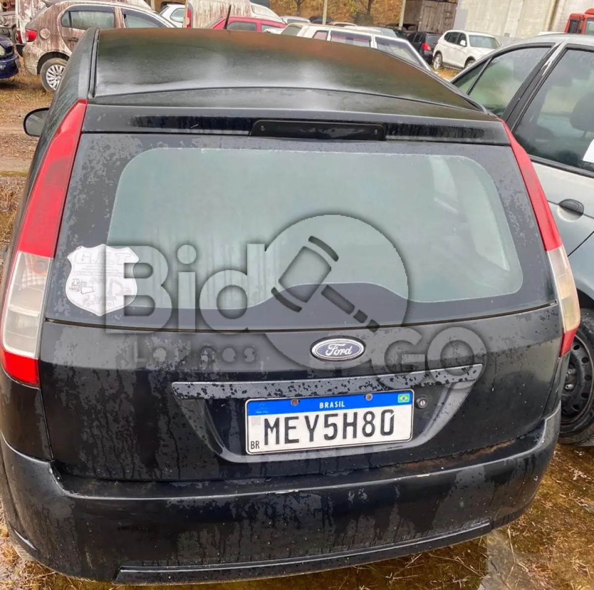 LOTE 002 - Espécie: PASSAGEIRO / Marca: FORD / Modelo: FIESTA FLEX / Placa: MEY5H08 / UF: SC / Município: Barra Velha / Ano fabricação: 2007 / Ano modelo: 2008 / Cor: PRETA / Chassi: 9BFZF10A588183175 / Motor: SMJA88183175 / RENAVAM: 00938538926
