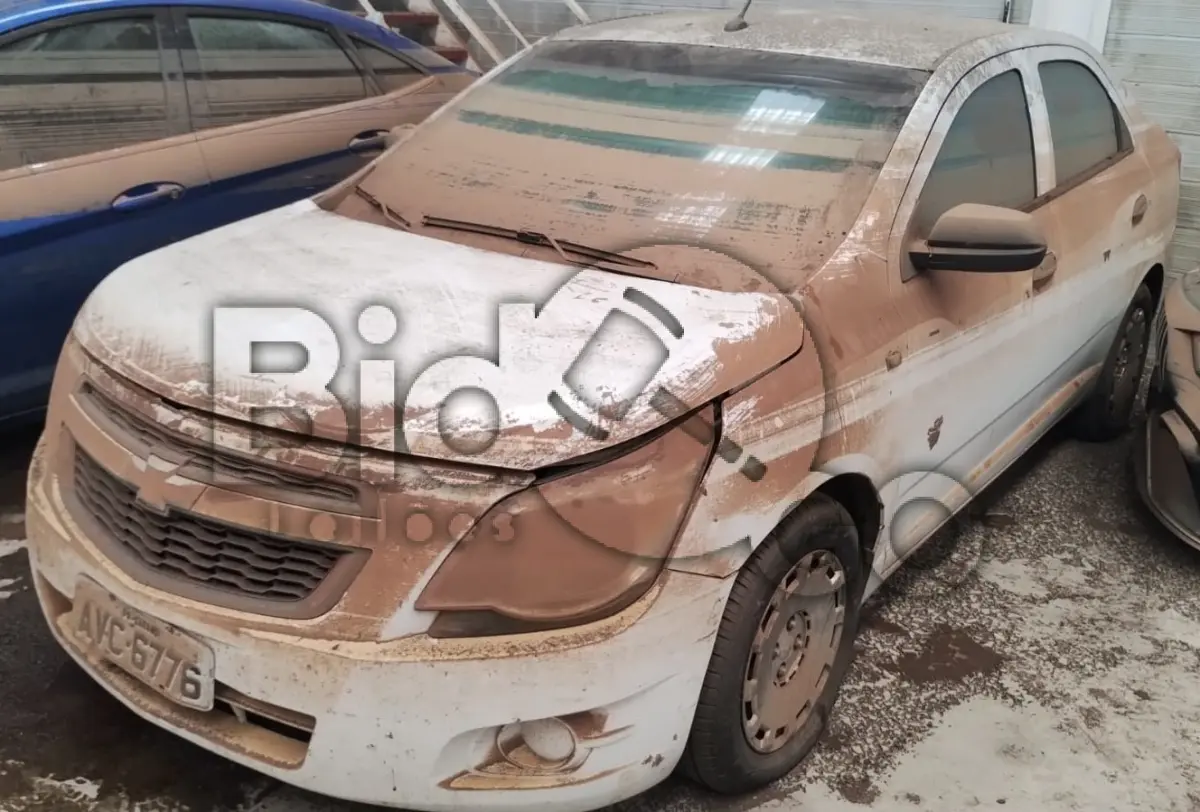 LOTE 007 - Espécie: PASSAGEIRO / Marca: CHEVROLET / Modelo: COBALT 1.4 LS / Placa: AVC6776 / UF: PR / Município: Sarandi / Ano fabricação: 2012 / Ano modelo: 2012 / Cor: BRANCA Chassi: 9BGJA69X0CB244988 / Motor: BK1014813 / RENAVAM: 00455866309 *Veículo afetado pela enchente