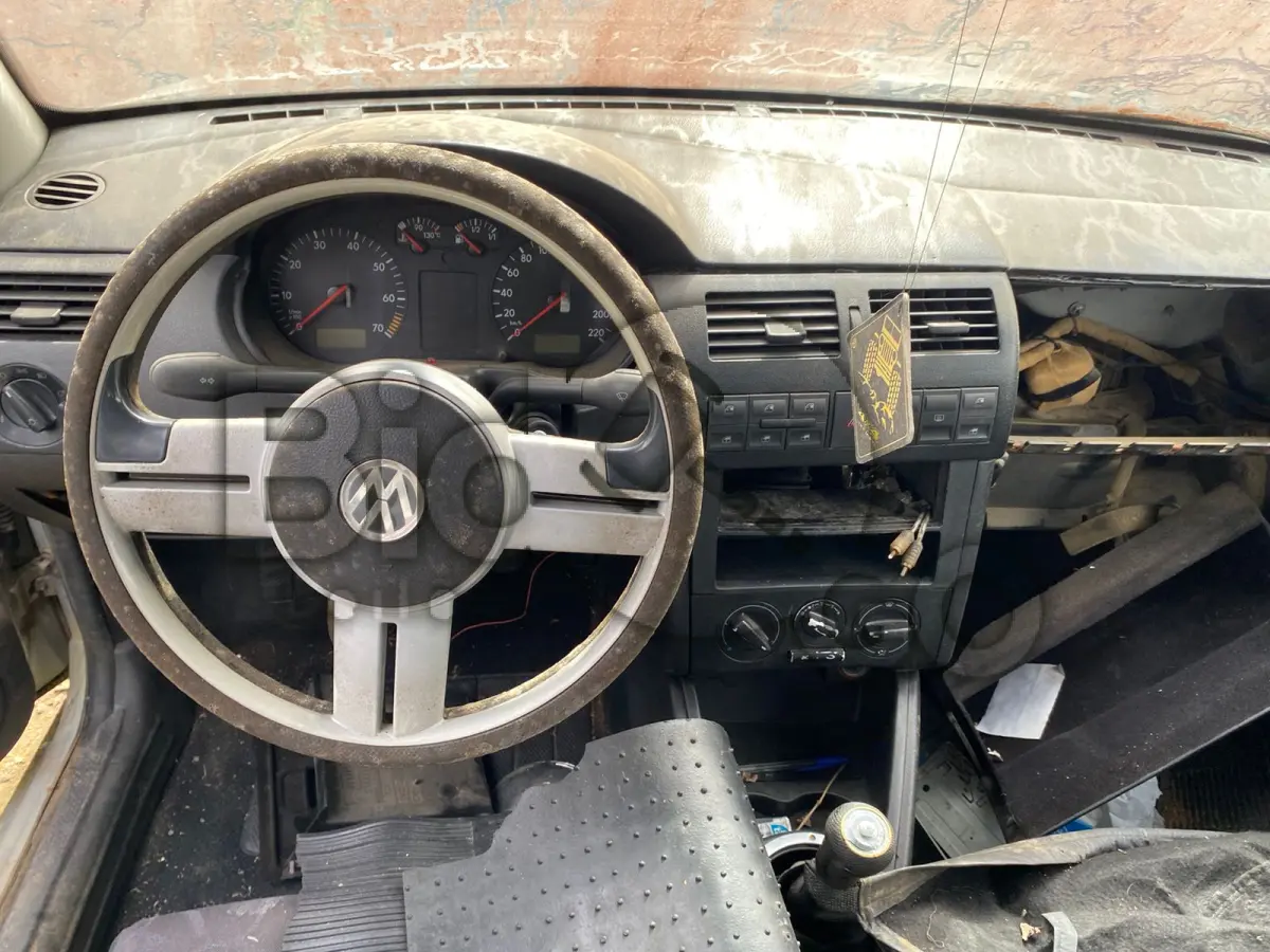 LOTE 002 - Espécie: AUTOMOVEL / Marca: VW / Modelo: GOL 1.6 / Placa: MAO4D05 / UF: SC / Município: Indaial / Ano fabricação: 1999 / Ano modelo: 1999 / Cor: PRATA / Chassi: 9BWZZZ373YT014093 / Motor: UNF100285 / RENAVAM: 721404545