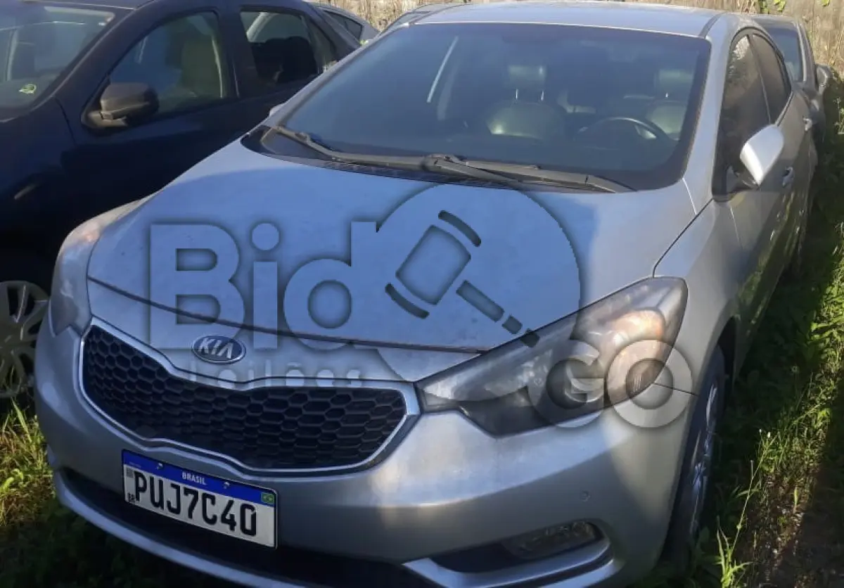 LOTE 026 - Espécie: PASSAGEIRO / Marca: I / Modelo: KIA CERATO FF SX3 ATNB / Placa: PUJ7C40 / UF: SC / Município: Joinville / Ano fabricação: 2014 / Ano modelo: 2015 / Cor: PRATA / Chassi: KNAFZ414BF5255241 / Motor: F4FAEH207024 / RENAVAM: 1095026280