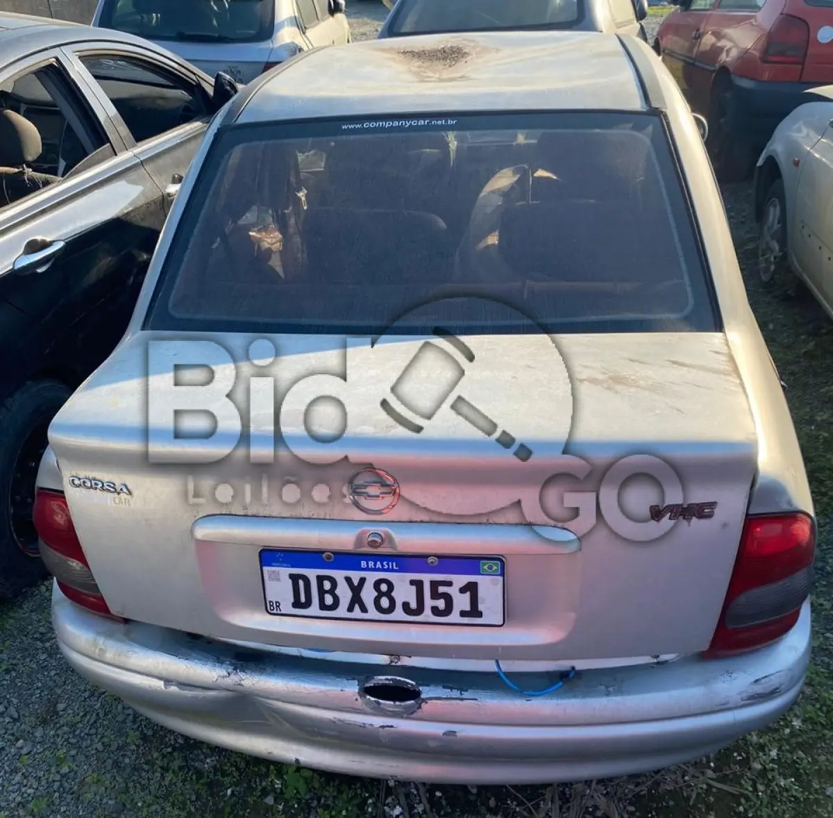 LOTE 003 - Espécie: PASSAGEIRO / Marca: GM / Modelo: CORSA CLASSIC / Placa: DBX8J51 / UF: SC / Município: Itajaí / Ano fabricação: 2003 / Ano modelo: 2003 / Cor: PRATA / Chassi: 9BGSB19X03B199278 / Motor: 8K0009331 / RENAVAM: 807903981