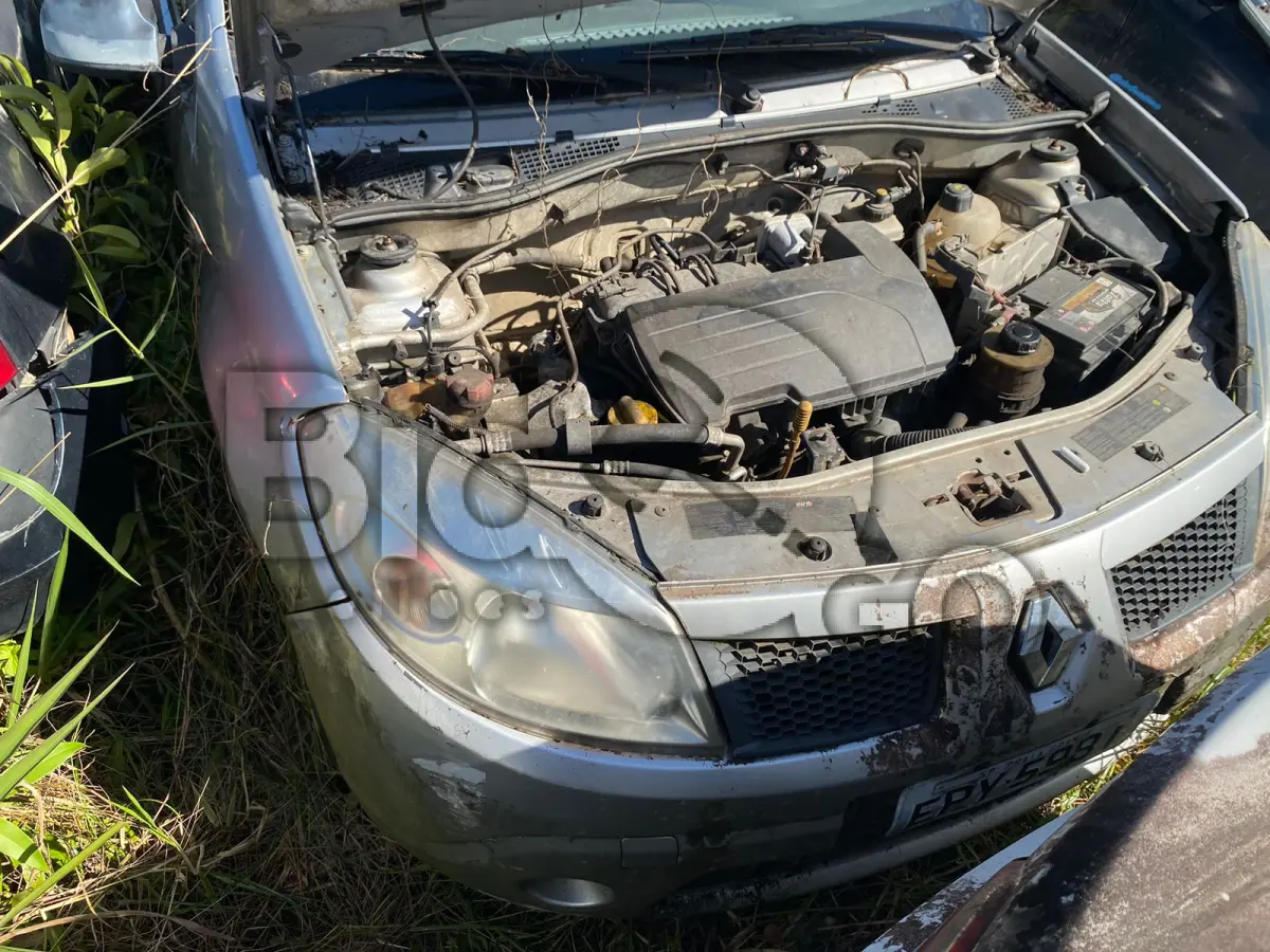 LOTE 010 - Espécie: PASSAGEIRO / Marca: RENAULT / Modelo: SANDERO EXP1016V / Placa: EPY5981 / UF: SP / Município: Praia Grande / Ano fabricação: 2010 / Ano modelo: 2011 / Cor: PRATA / Chassi: 93YBSR7RHBJ678305 / Motor: D4DH760Q137213 / RENAVAM: 266198295