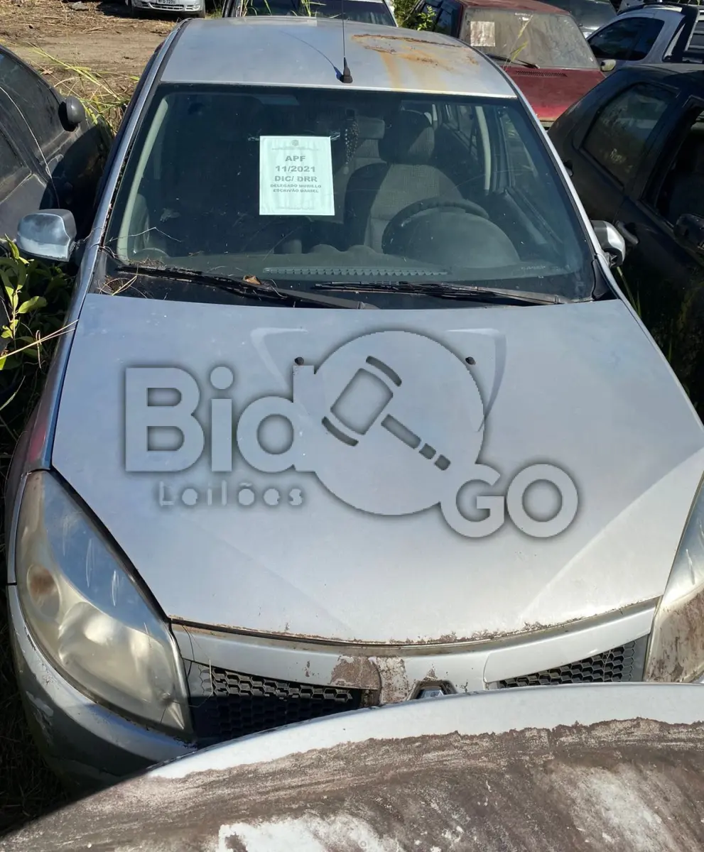 LOTE 010 - Espécie: PASSAGEIRO / Marca: RENAULT / Modelo: SANDERO EXP1016V / Placa: EPY5981 / UF: SP / Município: Praia Grande / Ano fabricação: 2010 / Ano modelo: 2011 / Cor: PRATA / Chassi: 93YBSR7RHBJ678305 / Motor: D4DH760Q137213 / RENAVAM: 266198295