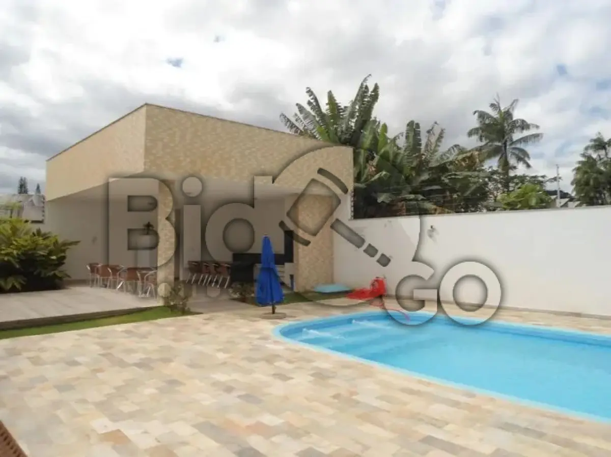 LOTE 001 - APTO E BOX EM JOINVILLE