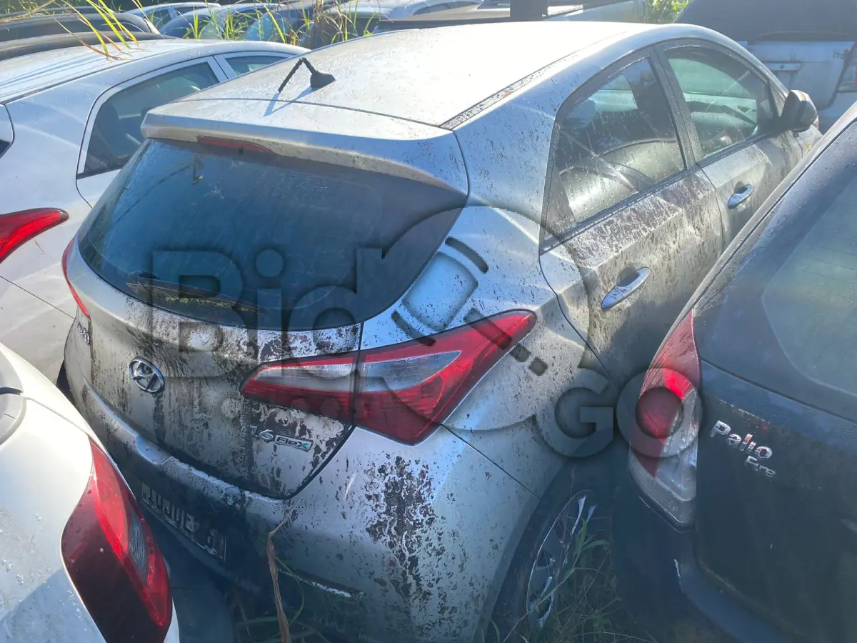 LOTE 008 - Espécie: PASSAGEIRO / Marca: HYUNDAI / Modelo: HB20 1.6M 1.6M / Placa: IUJ0E26 / UF: SC / Município: Joinville / Ano fabricação: 2013 / Ano modelo: 2013 / Cor: PRATA / Chassi: 9BHBG51DADP082885 / Motor: F4FADU030835 / RENAVAM: 538250631