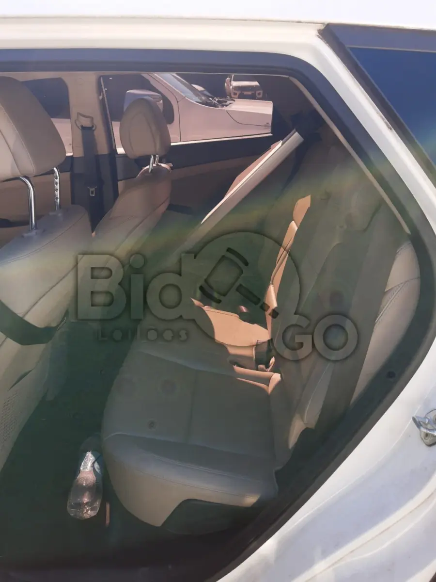 LOTE 017 - Espécie: MISTO / Marca: HYUNDAI / Modelo: TUCSON TURBO GLS / Placa: QJS5049 / UF: SC / Município: Balneário Camboriú / Ano fabricação: 2018 / Ano modelo: 2019 / Cor: BRANCA Chassi: 95PJ3812GKB009656 Motor: G4FJJU386922 RENAVAM: 01172600004 *APRESENTA CÂMBIO QUEBRADO