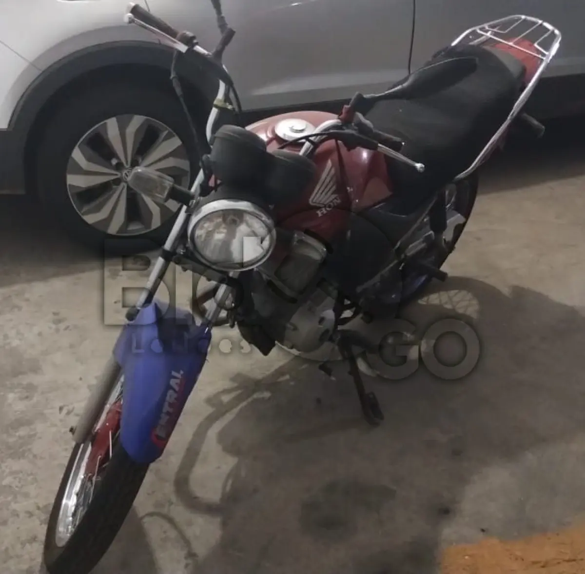 LOTE 006 - Espécie: PASSAGEIRO / Marca: HONDA / Modelo: CG 125 FAN KS / Placa: IQF7041 / UF: RS / Município: Caxias do Sul / Ano fabricação: 2009 / Ano modelo: 2009 / Cor: VERMELHA / Chassi: 9C2JC41109R073745 / Motor: JC41E19073745 / RENAVAM: 00171226453