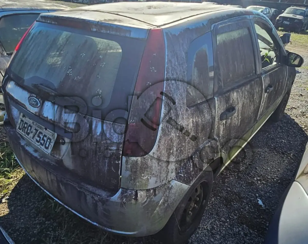 LOTE 020 - Espécie: AUTOMOVEL / Marca: FORD / Modelo: FIESTA / Placa: DRQ7550 / UF: MS / Município: Itaquiraí / Ano fabricação: 2005 / Ano modelo: 2006 / Cor: PRATA / Chassi: 9BFZF10B868419212 Motor: CAJA68419212 / RENAVAM: 870861255