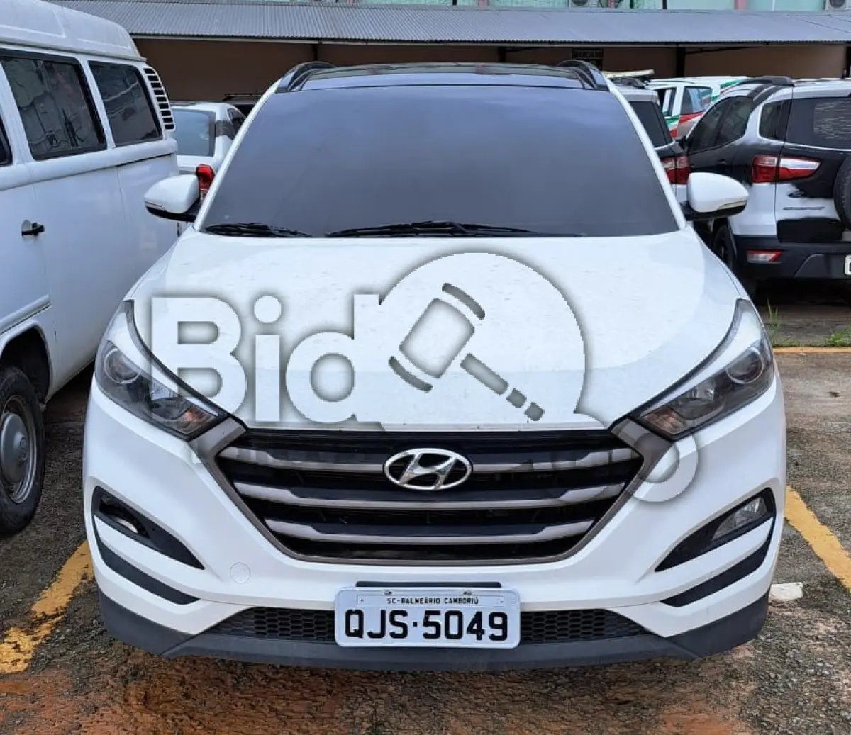 LOTE 017 - Espécie: MISTO / Marca: HYUNDAI / Modelo: TUCSON TURBO GLS / Placa: QJS5049 / UF: SC / Município: Balneário Camboriú / Ano fabricação: 2018 / Ano modelo: 2019 / Cor: BRANCA Chassi: 95PJ3812GKB009656 Motor: G4FJJU386922 RENAVAM: 01172600004 *APRESENTA CÂMBIO QUEBRADO