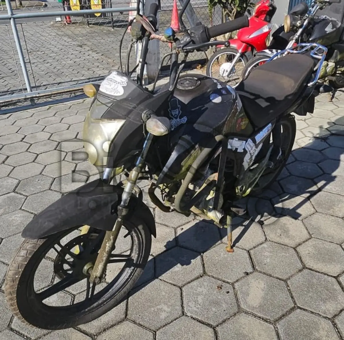 LOTE 008 - Espécie: PASSAGEIRO / Marca: HONDA / Modelo: CG 160 FAN / Placa: QIR0094 / UF: SC / Município: Joinville / Ano fabricação: 2018 / Ano modelo: 2018 / Cor: PRETA / Chassi: 9C2KC2200JR160635 / Motor: KC22E0J160668 / RENAVAM: 1151737035