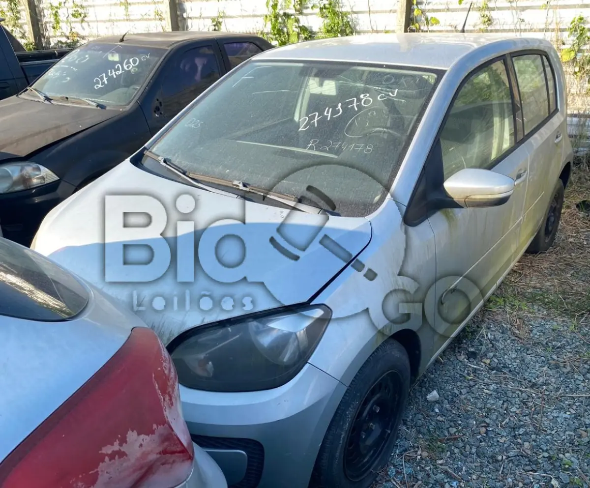 LOTE 004 - Espécie: PASSAGEIRO / Marca: VW / Modelo: UP MOVE MB / Placa: FMN1D78 / UF: PR / Município: Guarapuava / Ano fabricação: 2015 / Ano modelo: 2016 / Cor: PRATA / Chassi: 9BWAH4128GT529067 / Motor: CYT005325 / RENAVAM: 01065966617