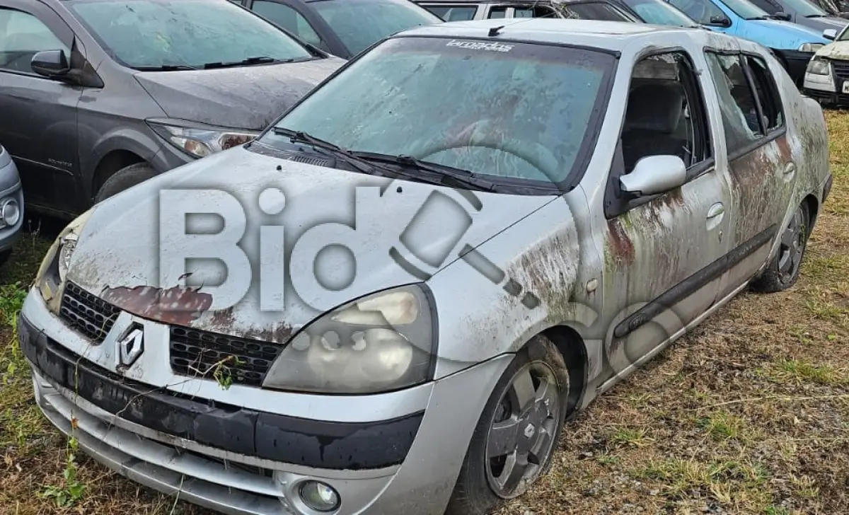 LOTE 024 - SUCATA COM MOTOR INSERVIVEL Espécie: AUTOMOVEL / Marca: RENAULT / Modelo: CLIO PRI 10 16VS / Placa: IMK4330 / UF: SC / Município: Joinville / Ano fabricação: 2005 / Ano modelo: 2005 / Cor: PRATA / Chassi: 93YLB2R2F5J604781 / Motor: D4DF706Q002964 / RENAVAM: 851810659