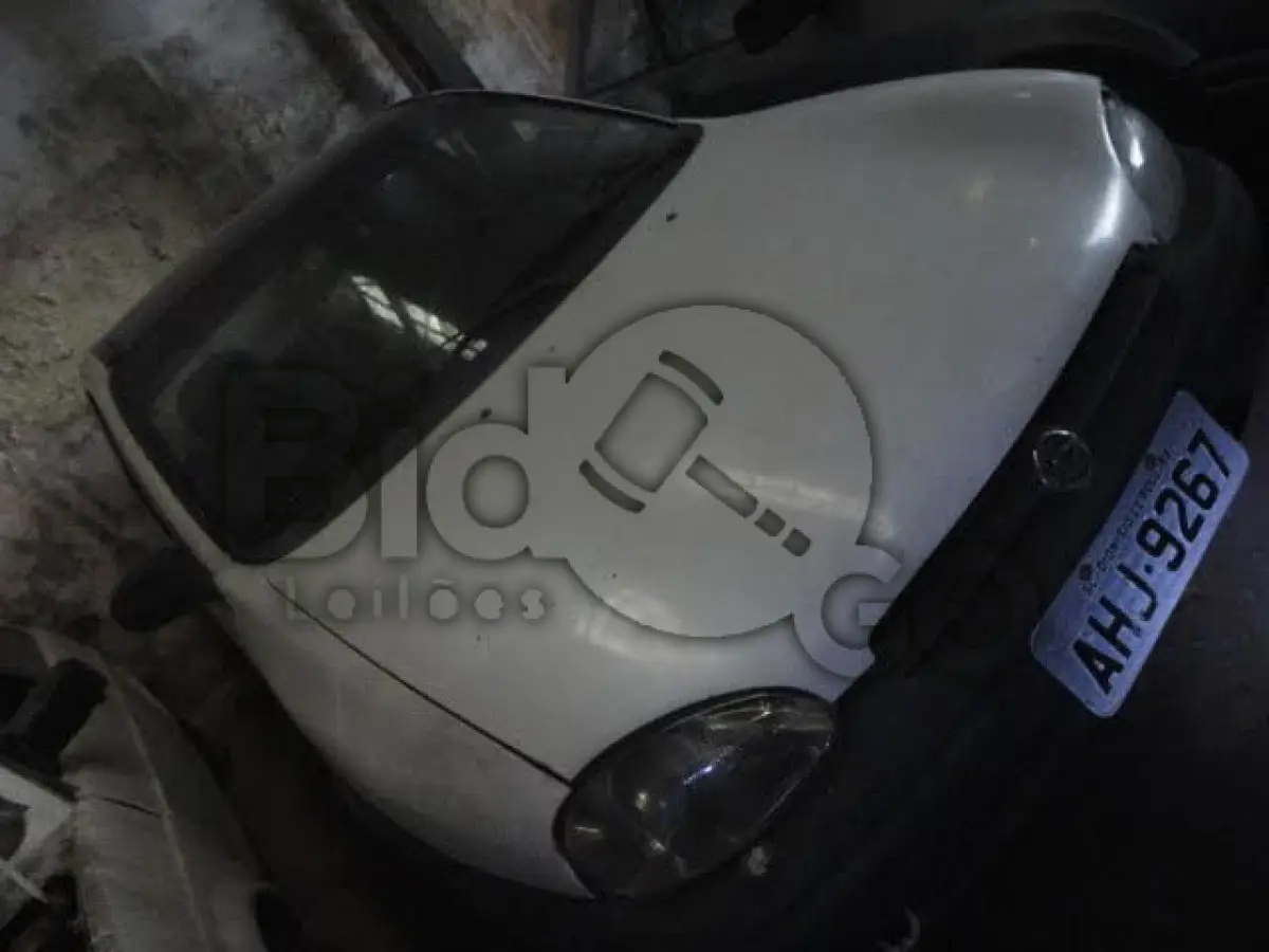 LOTE 001 - Espécie: PASSAGEIRO / Marca: GM / Modelo: CORSA WIND / Placa: AHJ9267 / UF: SC / Município: Florianópolis / Ano fabricação: 1997 / Ano modelo: 1998 / Cor: BRANCA Chassi:9BGSC68ZWVC648681 Motor: BS0062417 / RENAVAM: 00685804909